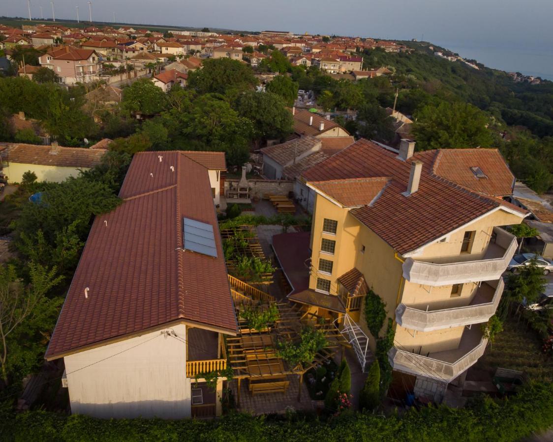 Guest House Nash Dom Kavarna Kültér fotó