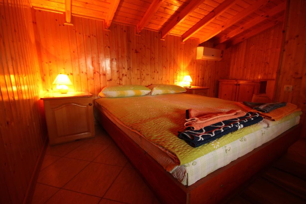 Guest House Nash Dom Kavarna Kültér fotó