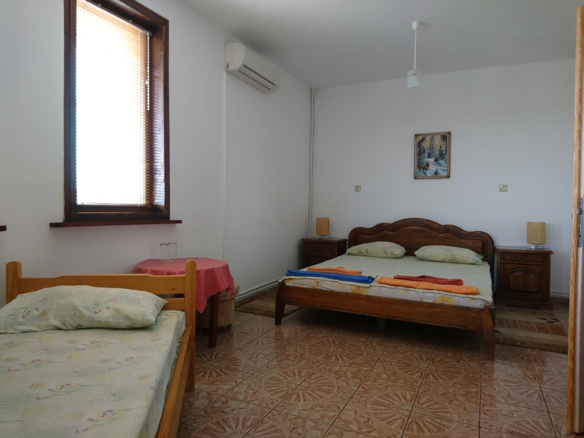 Guest House Nash Dom Kavarna Kültér fotó