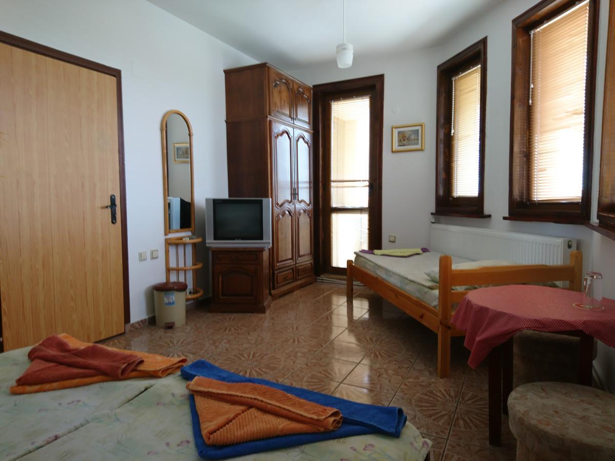Guest House Nash Dom Kavarna Kültér fotó
