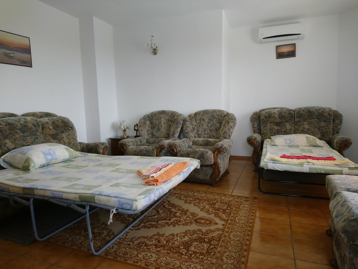 Guest House Nash Dom Kavarna Kültér fotó